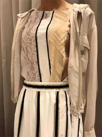 ORIGINATED IN GRACE CONTINENTAL 亀田 未希 コーディネート画像