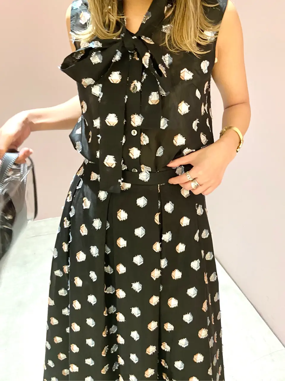 ORIGINATED IN GRACE CONTINENTAL yukimi yonee コーディネート画像