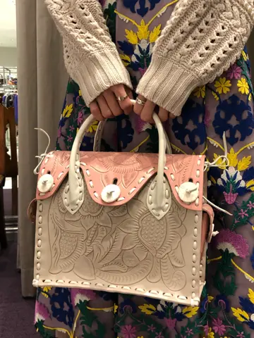 ORIGINATED IN GRACE CONTINENTAL 亀田 未希 コーディネート画像