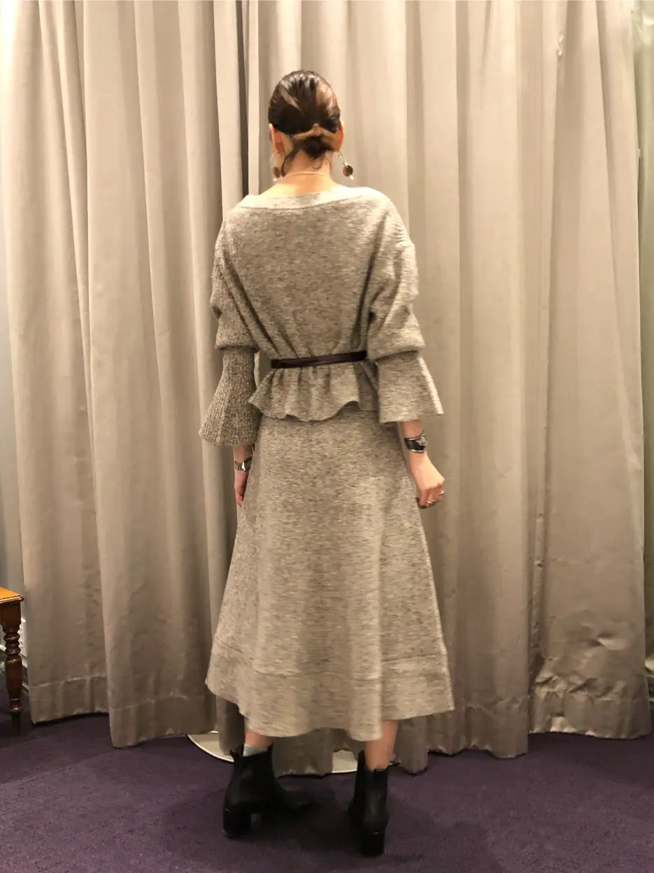 ORIGINATED IN GRACE CONTINENTAL 亀田 未希 コーディネート画像