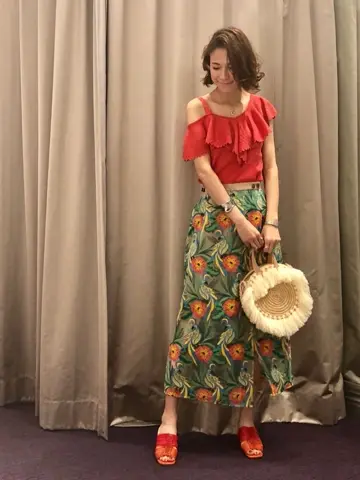 ORIGINATED IN GRACE CONTINENTAL 亀田 未希 コーディネート画像