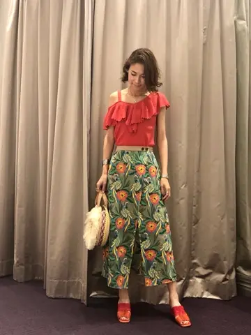 ORIGINATED IN GRACE CONTINENTAL 亀田 未希 コーディネート画像