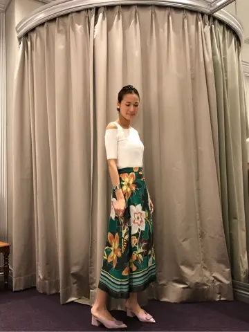 ORIGINATED IN GRACE CONTINENTAL 亀田 未希 コーディネート画像