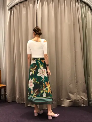 ORIGINATED IN GRACE CONTINENTAL 亀田 未希 コーディネート画像