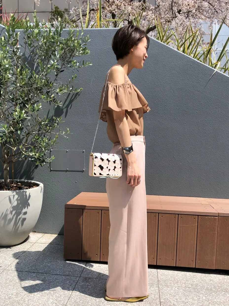 ORIGINATED IN GRACE CONTINENTAL 亀田 未希 コーディネート画像