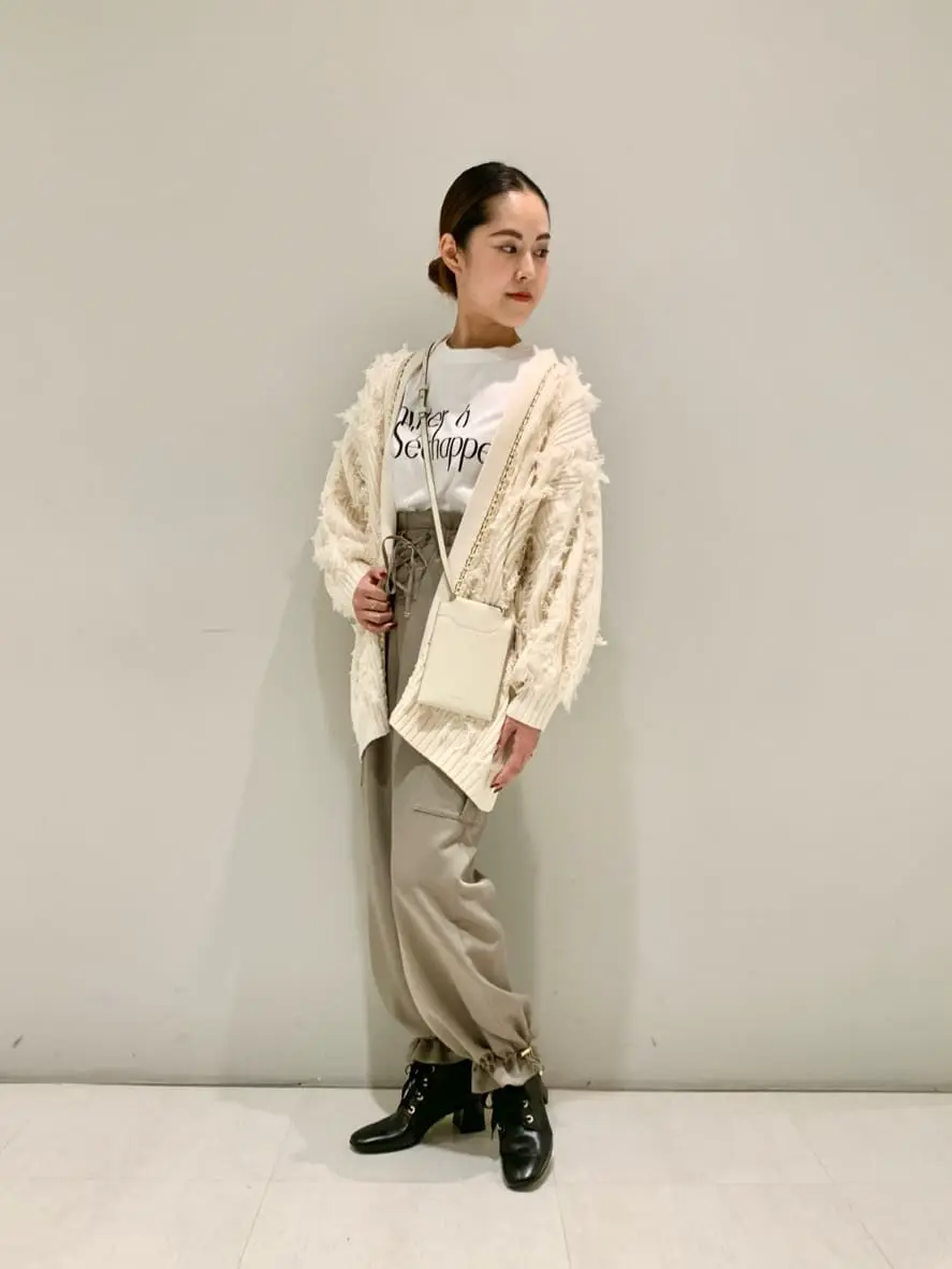 ORIGINATED IN GRACE CONTINENTAL 小笠原　春菜 コーディネート画像