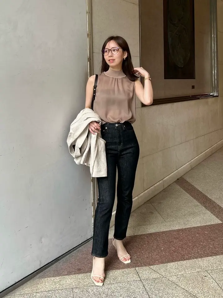Slim straight denim