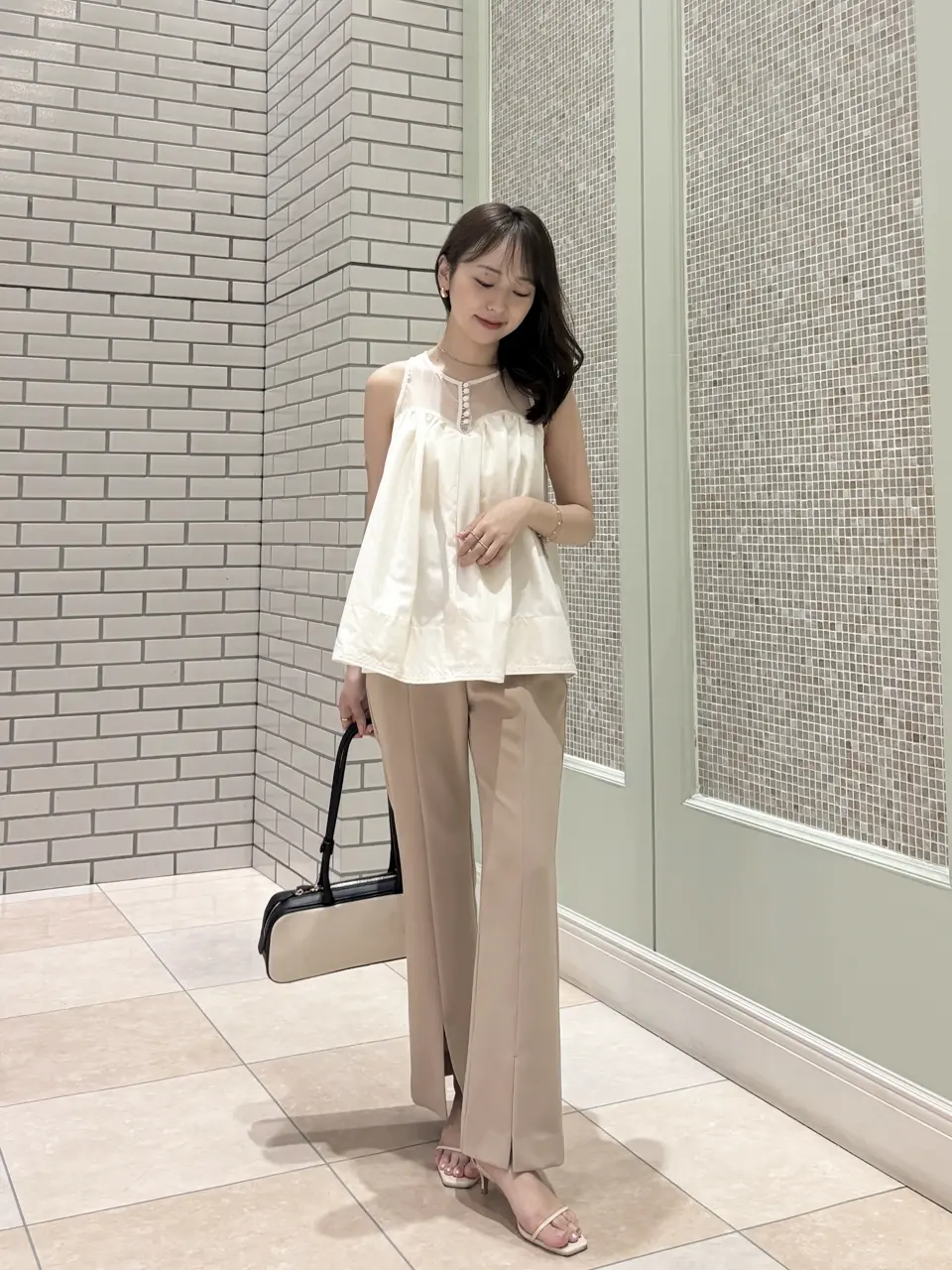 anuans ストレッチスリットフレアパンツ ECRU タグ付き anuans｜ストレッチスリットフレアパンツ | Rakuten Fashion