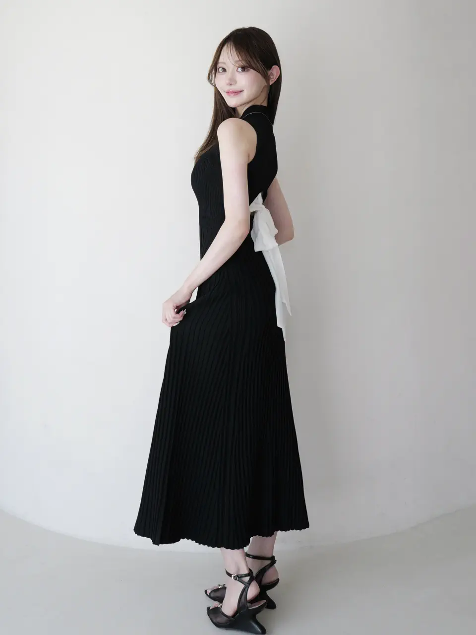 2026 SPRING collection Biack ribbon knit dress