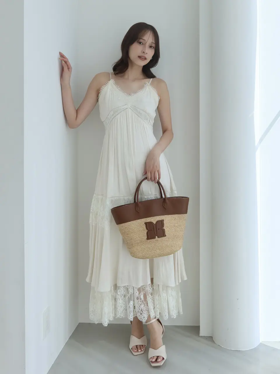 LACE SWITCHING DRESS