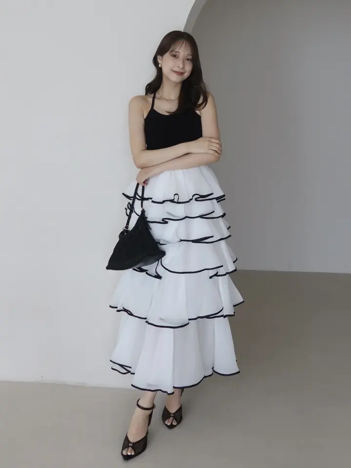 TWOTWINSTYLE フリルミニドレス ブラック・ホワイト MAËLLE COMBI DRESS
