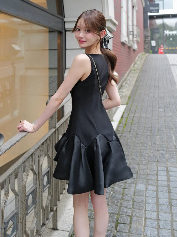 WAVY KNIT MINI DRESS