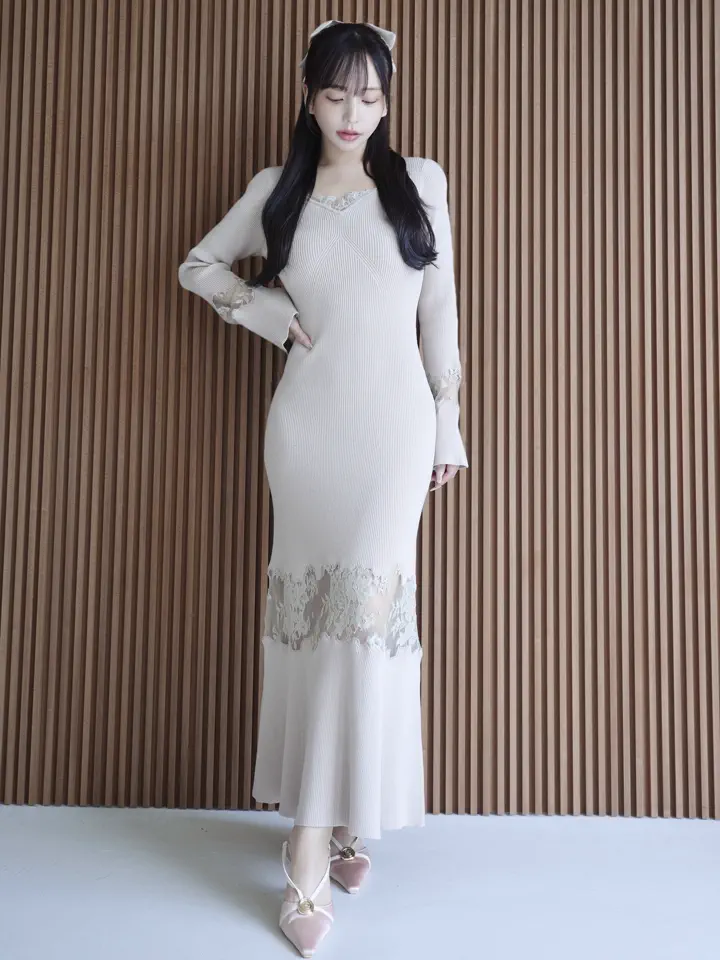 LACE TRIM KNIT DRESS