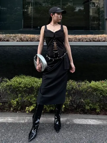 CHAIN BELT PATENT with PEARL – JOSEMOON