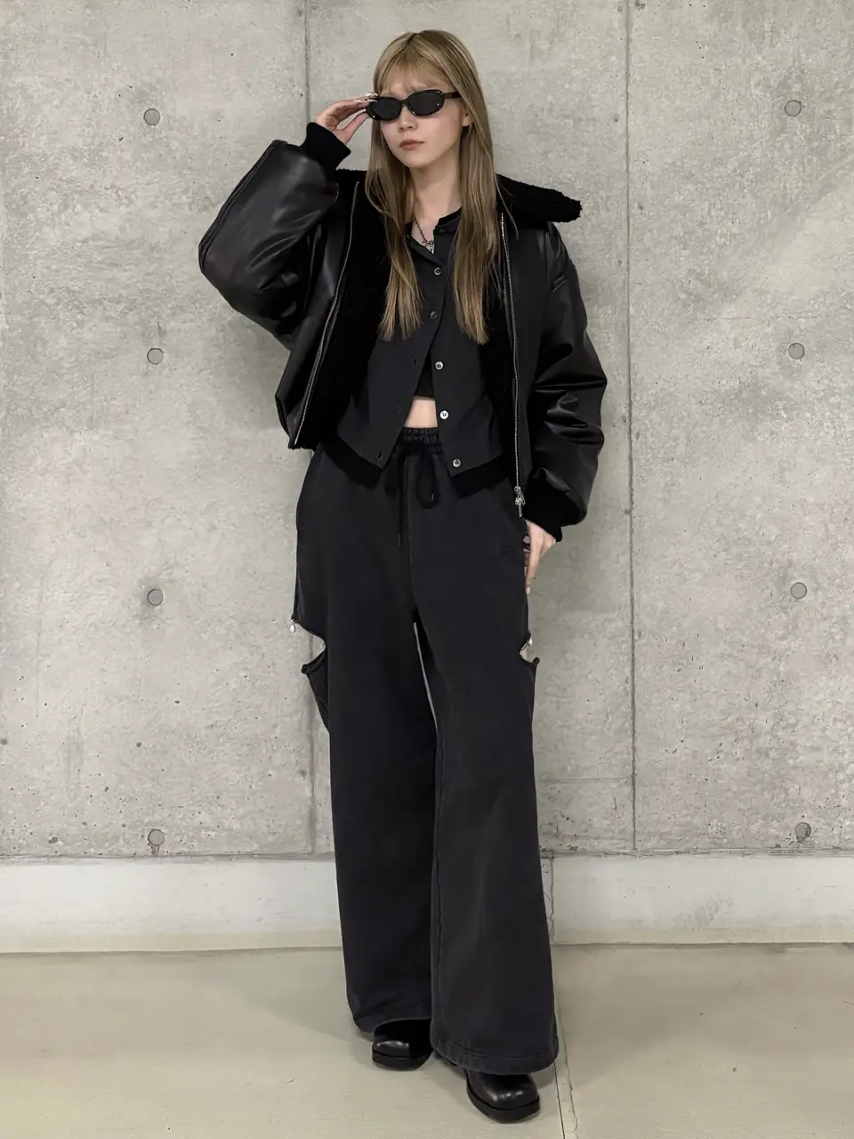 SLIT SWEAT PANTS with PEARL – JOSEMOON
