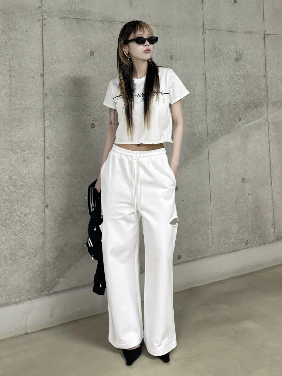 トップス josemoom MINIMUM LOGO TSHIRT with PEARL MINIMUM LOGO TSHIRT with PEARL – JOSEMOON