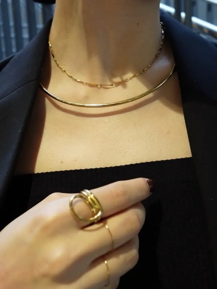 ゴールド]グロウボードネックレス