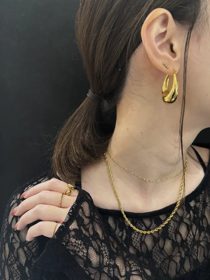 ゴールド]オーバルブルームピアス