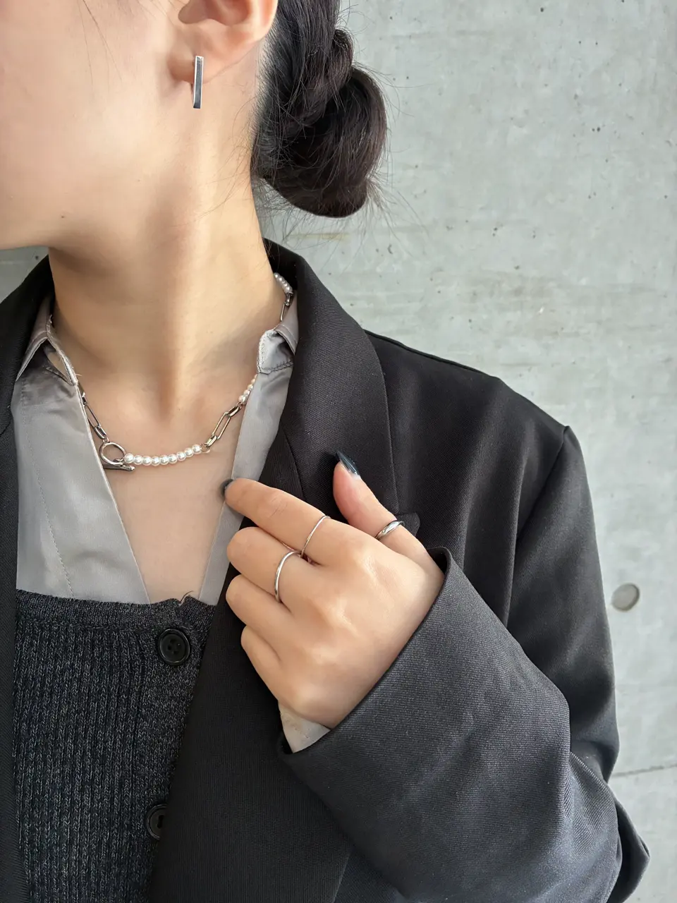 シルバー]ボールドデルタフープピアス