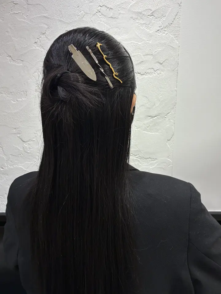 ゴールド]ロゴヘアピン