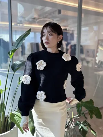 トップス HONEY MI HONEY flower puff sleeve knit HONEY MI HONEY｜立体フラワーニット｜レディース パフスリーブセーター