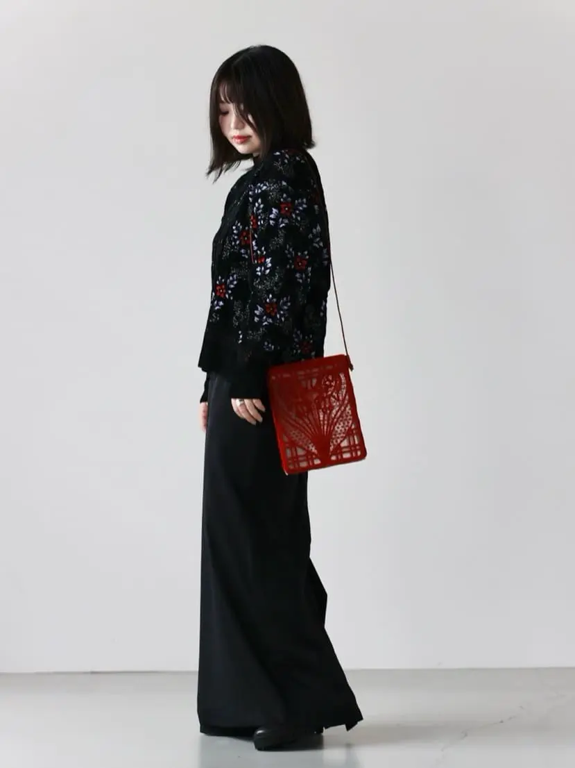 Mame Kurogouchi(マメ クロゴウチ)】 Floral Motif Chenille Knited