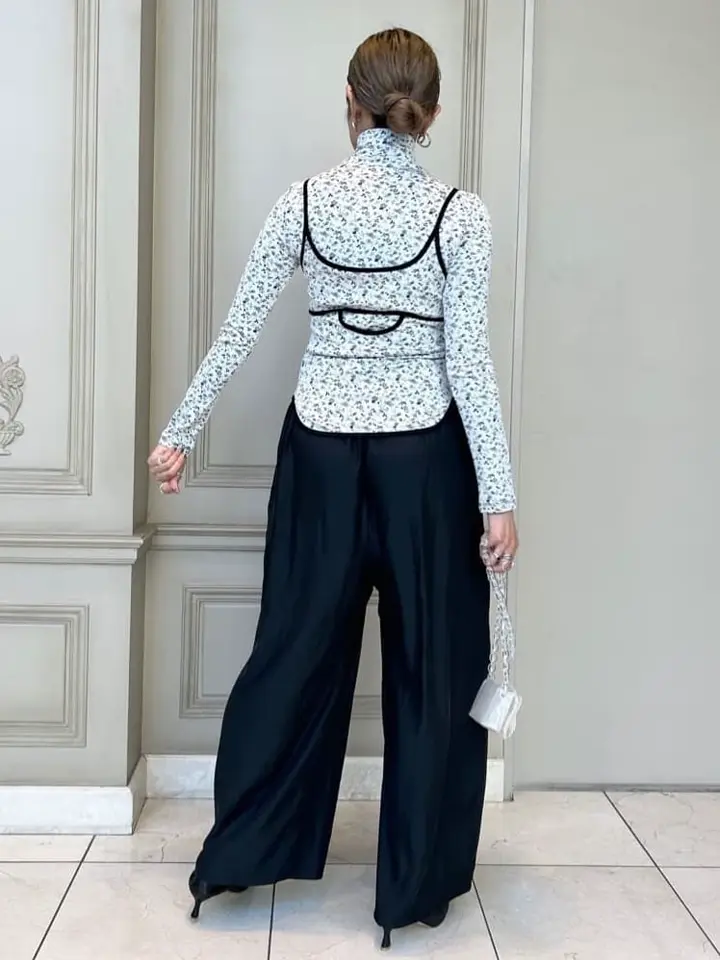 Mame Kurogouchi(マメ クロゴウチ)】Floral Jacquard Fraise Stitch