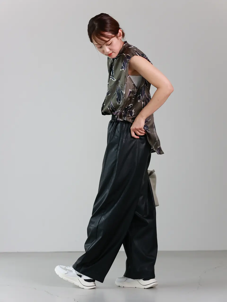 SACRA(サクラ)】 SYNTHETIC LEATHER PANTS｜PARIGOT ONLINE（パリゴ