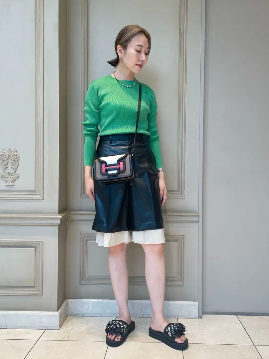 TOGA PULLA(トーガプルラ)】 LEATHER SHORT PANTS｜PARIGOT ONLINE