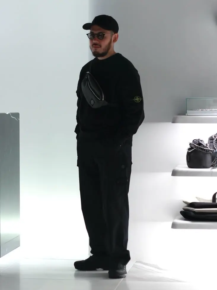 STONE ISLAND(ストーンアイランド)】 ベルトバッグ ファスナーポケット