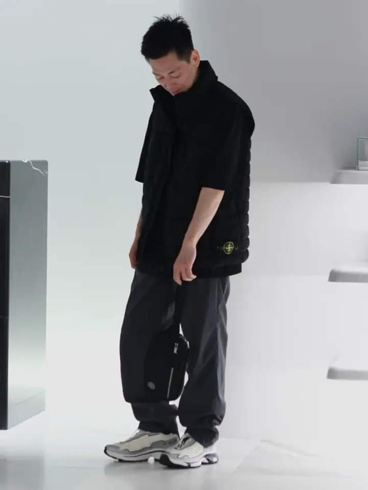 STONE ISLAND(ストーンアイランド)】 ベルトバッグ ファスナーポケット