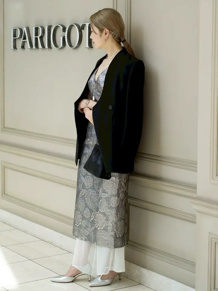 TOTEME(トーテム)】 V-neck brocade dress｜PARIGOT ONLINE（パリゴ
