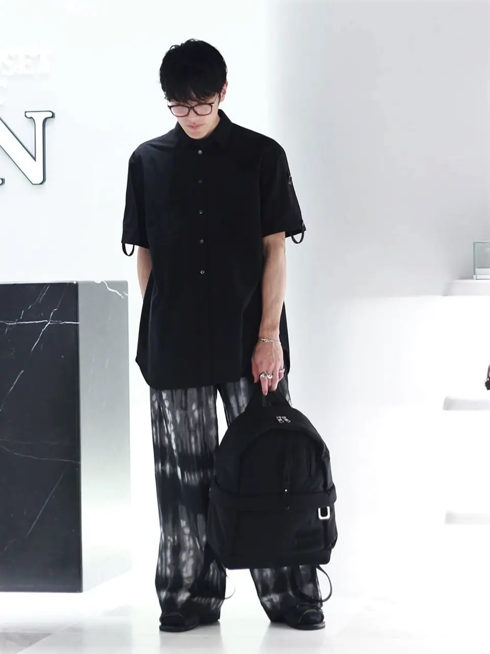 JW Anderson(ジェイダブリューアンダーソン)】 JWA プラー バック