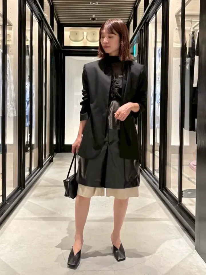 TOGA PULLA(トーガプルラ)】 LEATHER SHORT PANTS｜PARIGOT ONLINE