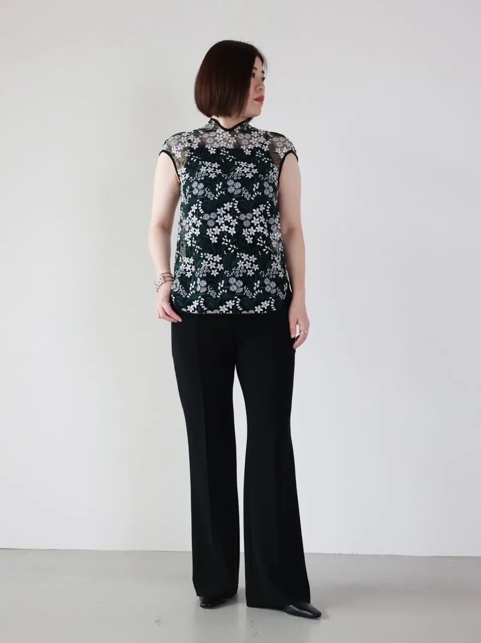 Mame Kurogouchi(マメ クロゴウチ)】 Floral Lace French Sleeve Top