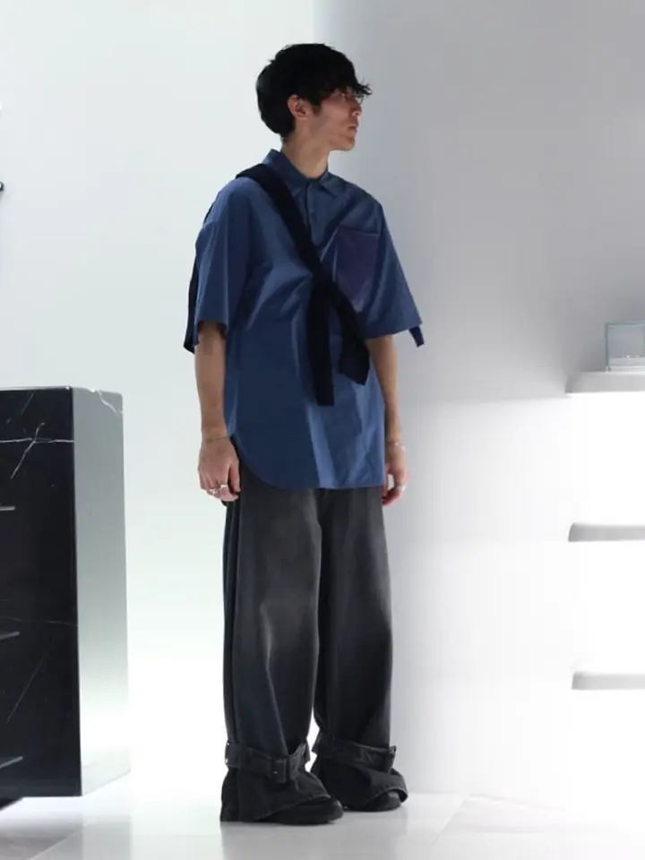 JW Anderson(ジェイダブリューアンダーソン)】 バックルカフデニム