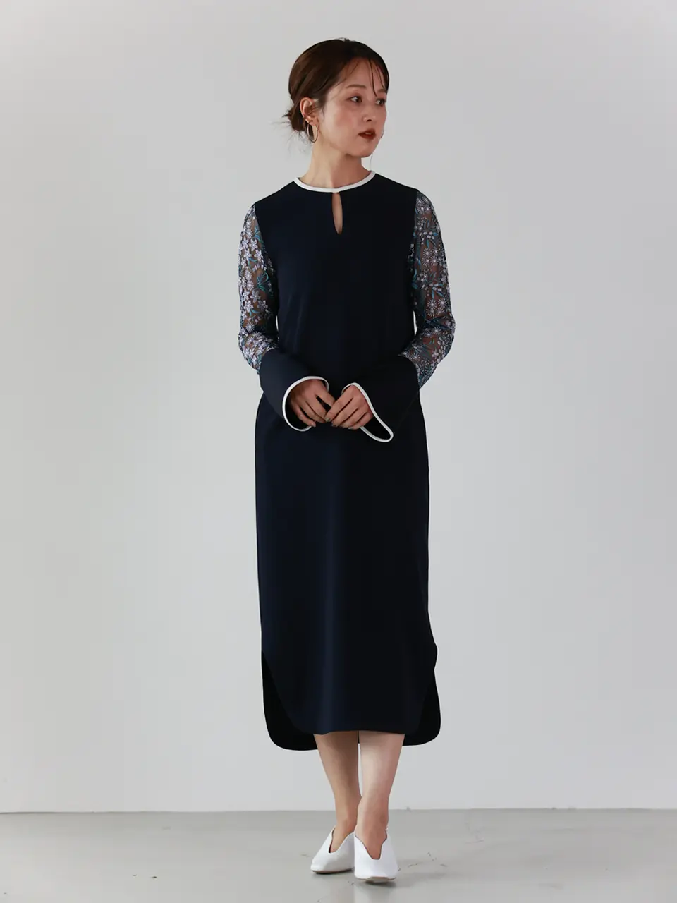Mame Kurogouchi(マメ クロゴウチ)】 Floral Lace-Sleeve Classic
