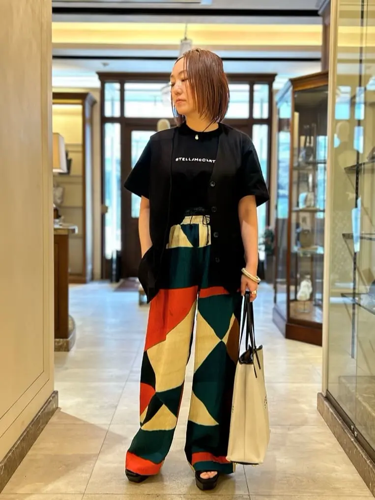 【新品タグ付き】【訳有り】ステラマッカートニー ボルケーノ刺繍 Tシャツドレス ステラ マッカートニー×奈良美智“挑発的な少女”が主役のユニセックスT