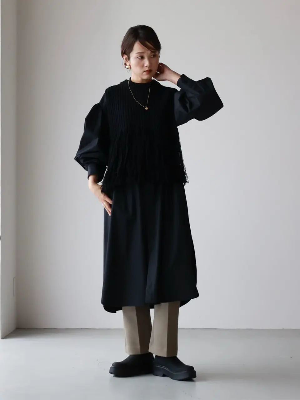 HYKE(ハイク)】 WOOL RIBBED SWEATER TOP WITH FRINGE｜PARIGOT ONLINE