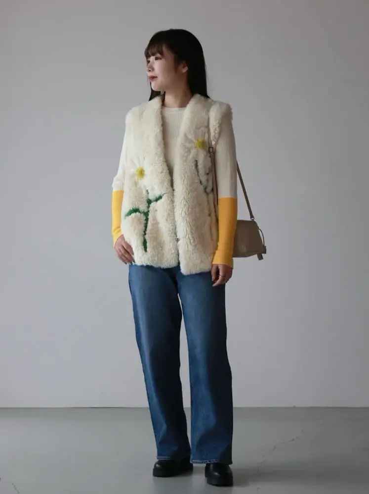 MUVEIL(ミュベール)】都忘れ刺繍ベスト｜PARIGOT ONLINE（パリゴ