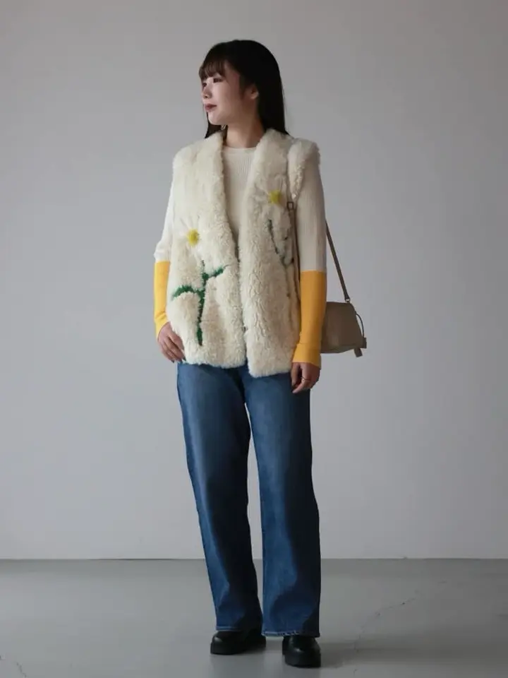 MUVEIL(ミュベール)】都忘れ刺繍ベスト｜PARIGOT ONLINE（パリゴ