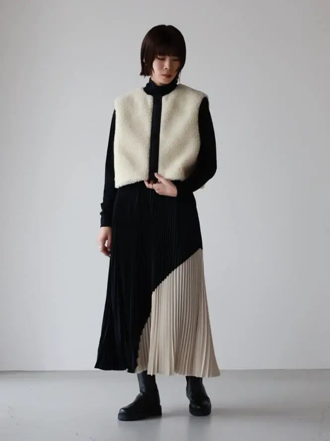 HYKE(ハイク)】 TAFFETA PLEATED PANELED SKIRT｜PARIGOT ONLINE