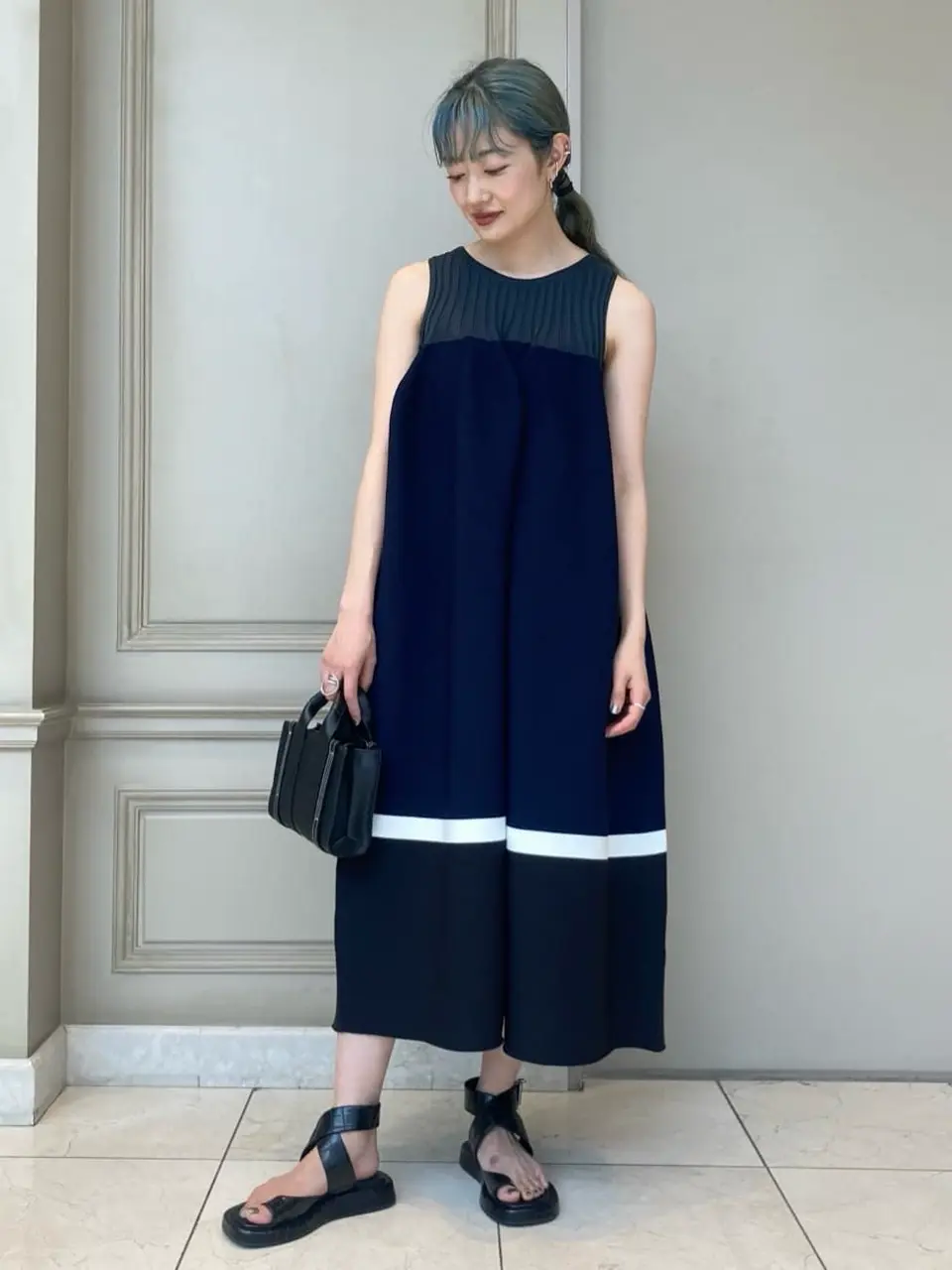 CFCL POTTERY スクエアネックフレアノースリーブ CFCL】 POTTERY SLEEVELESS BUST FLARE TOP / HYPHA LUCENT TIGHT