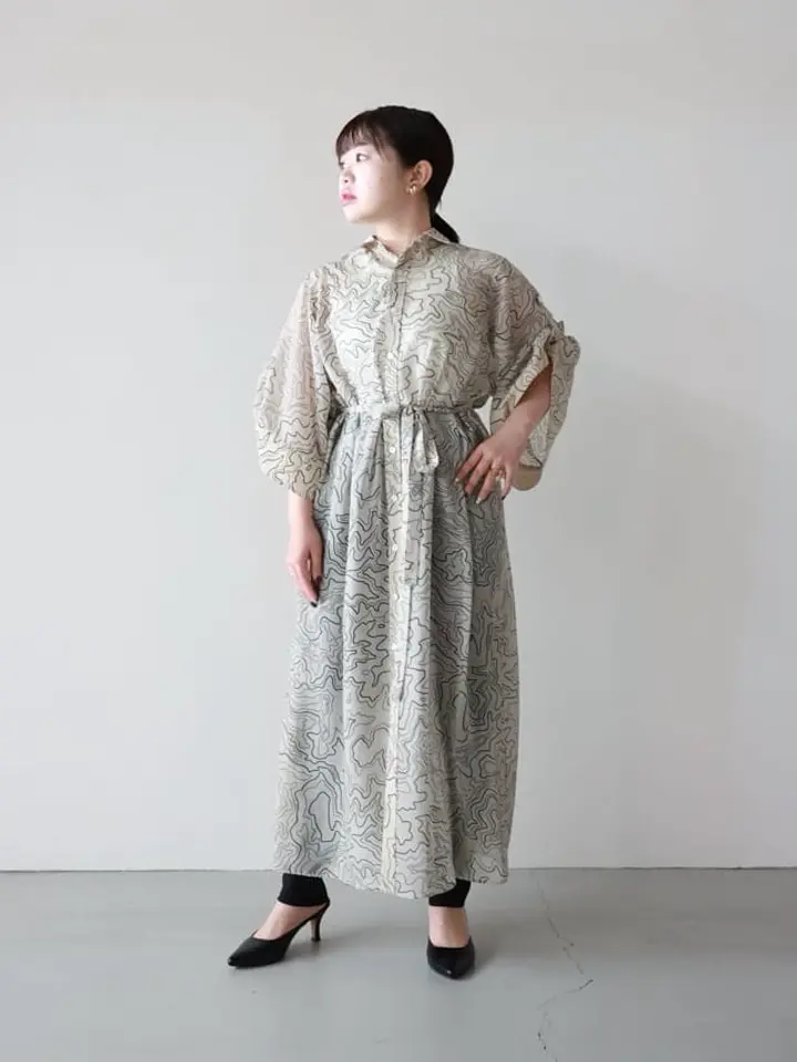 HYKE(ハイク)】 CONTOUR LINE BELL-SLEEVE DRESS｜PARIGOT ONLINE