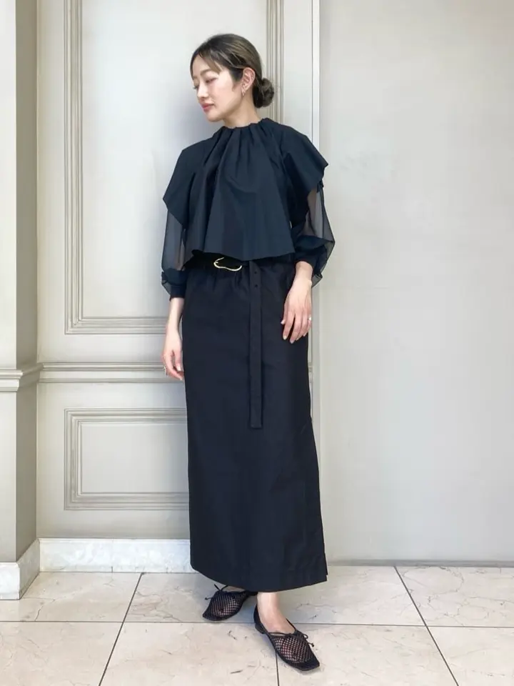 HYKE(ハイク)】 CREW NECK CROPPED SWEATER WITH SHEER SLEEVES