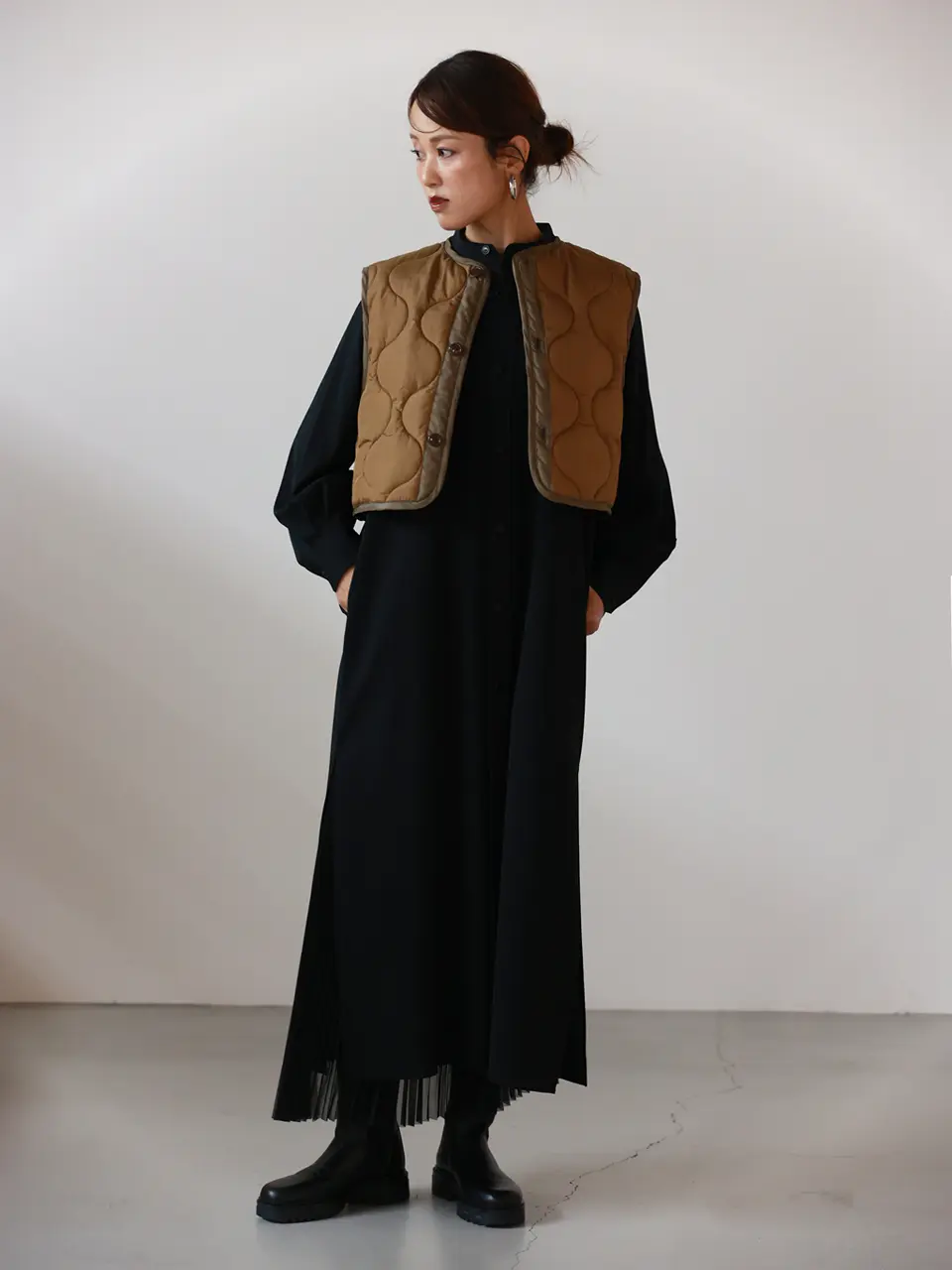 【HYKE】ベスト、ジレ　ブラック HYKE(ハイク)】 QUILTED CROPPED VEST｜PARIGOT ONLINE（パリゴ