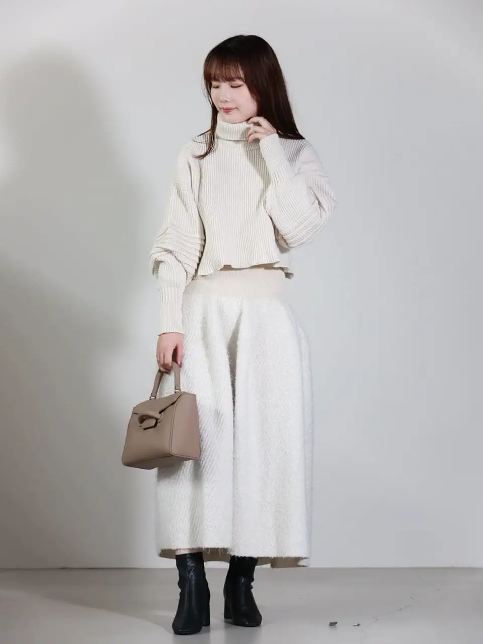 CFCL(シーエフシーエル)】 LOW GAUGE GLITTER HIGHNECK CROPPED