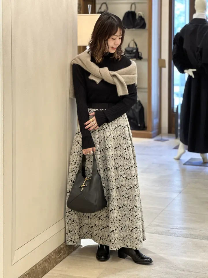 Sugar Rose(シュガーローズ)】 フォックスアルパカVネックプルオーバー