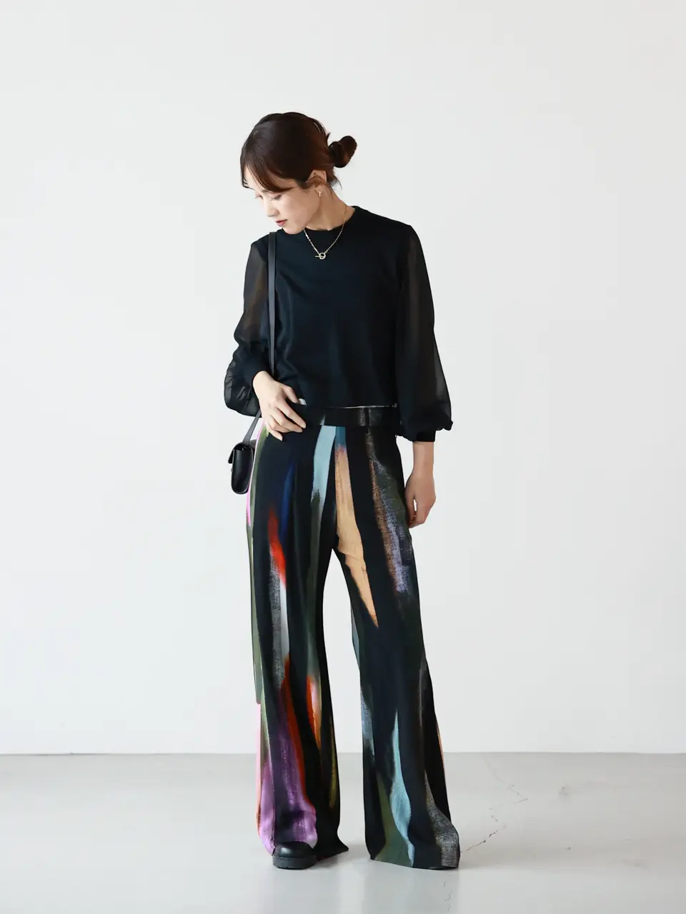 HYKE(ハイク)】 SHEER SLEEVE CREW NECK CROPPED KNIT｜PARIGOT ONLINE