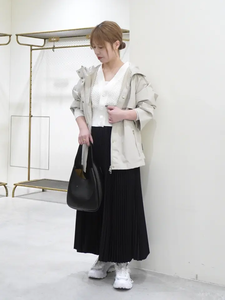 HYKE プリーツスカート　白 TAFFETA × FAUX LEATHER PLEATED SKIRT-タフタファーレザープリーツ